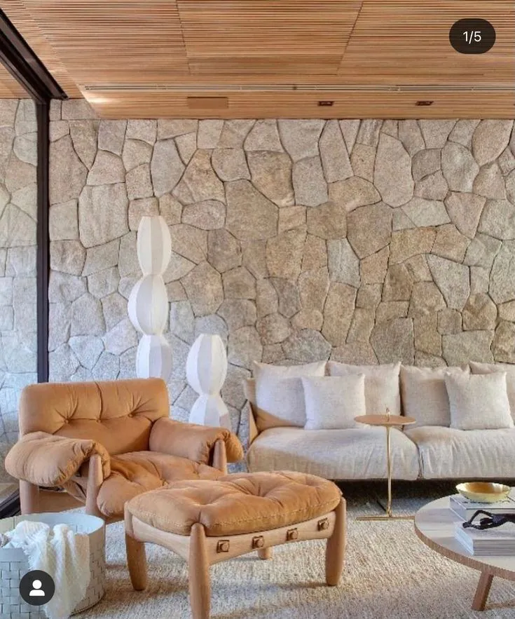 Pedra Moledo Champanhe, de textura rústica e elegante